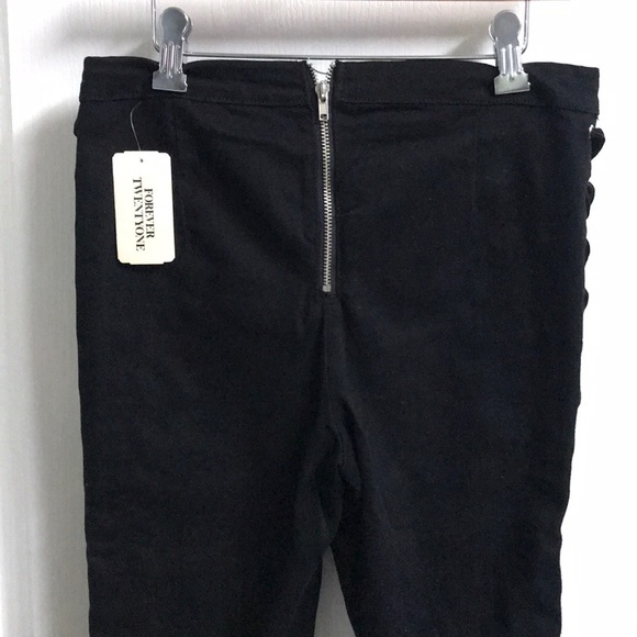 2/$40 🌺 Laced Up Pants - Size Small - Picture 5 of 6